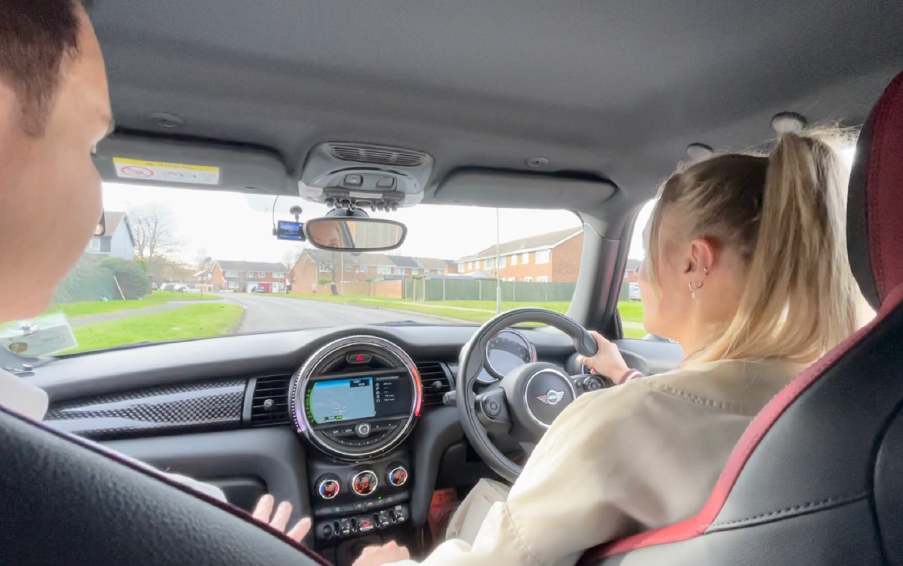 automatic driving lessons in Hendon