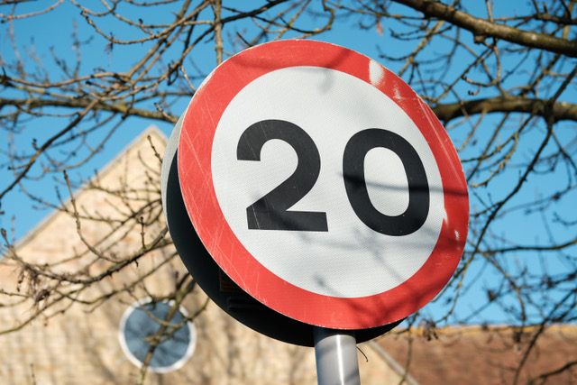 20mph speed limit sign